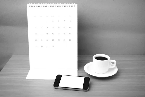 Xícara de café e telefone e calendário — Fotografia de Stock