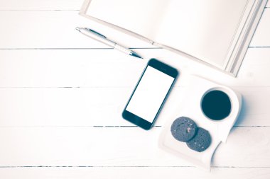 tanımlama bilgisi, defter ve kalem vintage tarzı ile telefon ile kahve fincanı