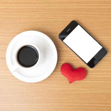 kahve fincanı ve telefon ve kalp