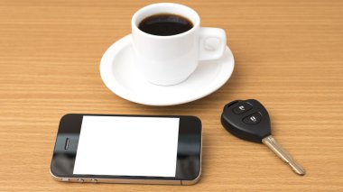 Kahve Kupası ve telefon ve araba anahtar