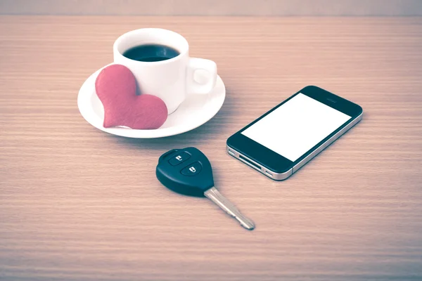 Kaffe telefon bilnyckel och hjärta — Stockfoto
