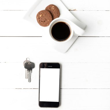 kahve fincanı ile tanımlama bilgisi, telefon ve anahtar