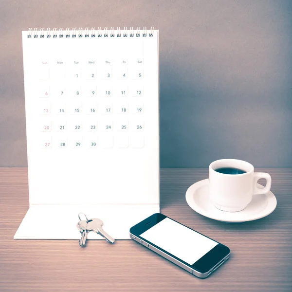 Café, teléfono, llave y calendario —  Fotos de Stock