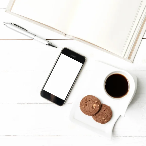 쿠키, 노트북와 펜 전화 커피 컵 — 스톡 사진