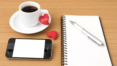 kahve, telefon, not defteri ve kalp