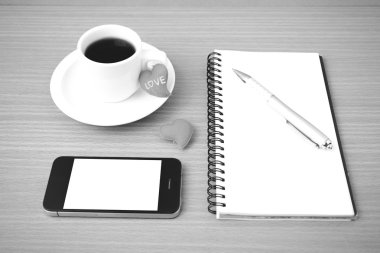 kahve, telefon, not defteri ve kalp