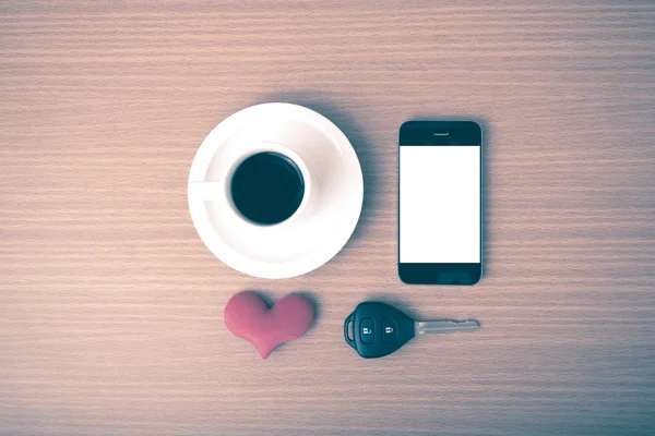 Καφέ τηλέφωνο αυτοκίνητο κλειδί και καρδιά — Φωτογραφία Αρχείου