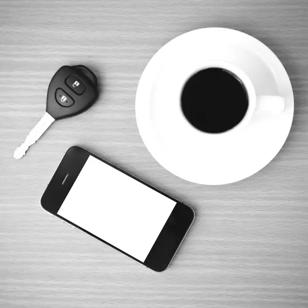 Καφές Κύπελλο και το τηλέφωνο και το αυτοκίνητο κλειδί — Φωτογραφία Αρχείου