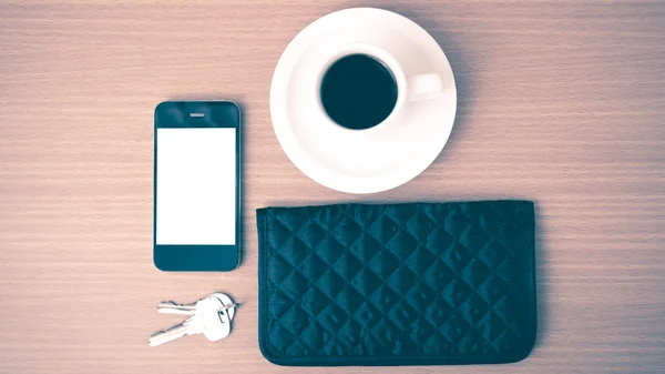 Καφέ κλειδί τηλέφωνο και πορτοφόλι — Φωτογραφία Αρχείου