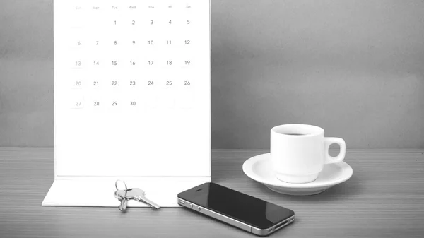 Café, téléphone, clé et calendrier — Photo