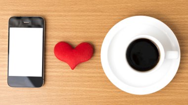 kahve fincanı ve telefon ve kalp