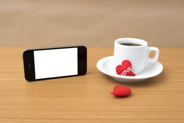 kahve fincanı ve telefon ve kalp