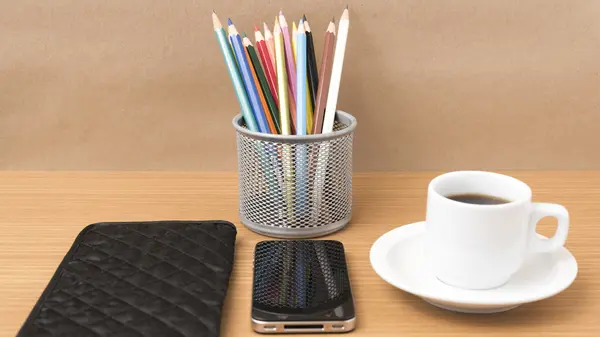 Café, teléfono, billetera y lápiz de color —  Fotos de Stock