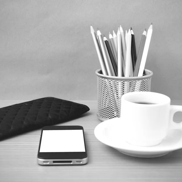 Ołówek do kawy, telefon, portfel i kolor — Zdjęcie stockowe