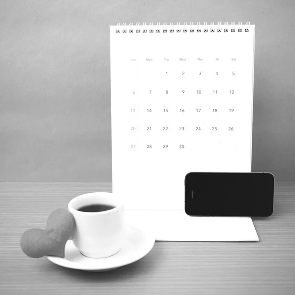 Café, teléfono, calendario y corazón —  Fotos de Stock