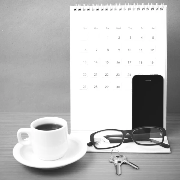 Do kawy, telefon, okulary, kalendarz i klucz — Zdjęcie stockowe