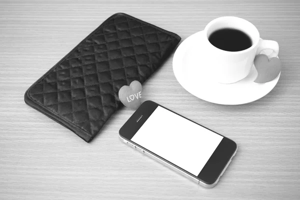 Café, teléfono, billetera y corazón —  Fotos de Stock
