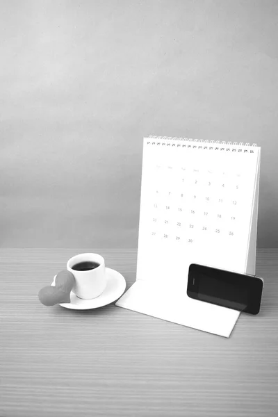 Koffie-, telefoon-, kalender- en hart — Stockfoto