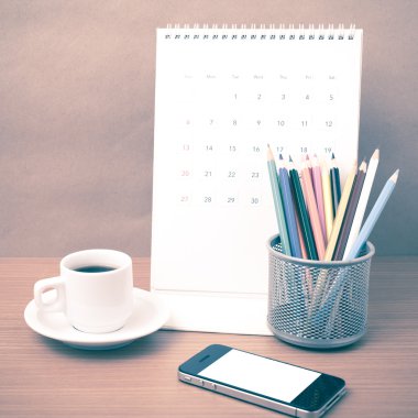 kahve, telefon, takvim ve renk kalem