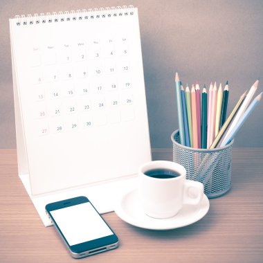 kahve, telefon, takvim ve renk kalem