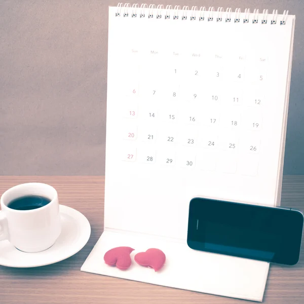 Kaffee, Telefon, Kalender und Herz — Stockfoto