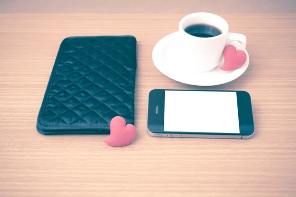 Café, telefone, carteira e coração — Fotografia de Stock
