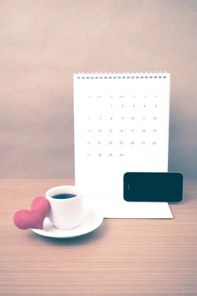 Koffie-, telefoon-, kalender- en hart — Stockfoto