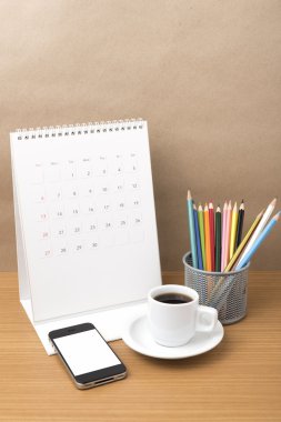 kahve, telefon, takvim ve renk kalem