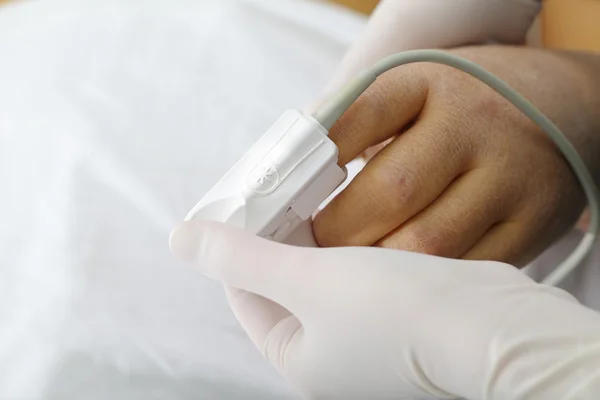 Atención del paciente contagioso en el hospital — Foto de Stock