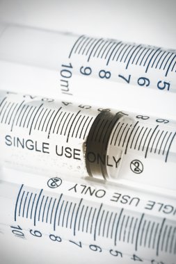 Grup satırındaki tıbbi şırınga