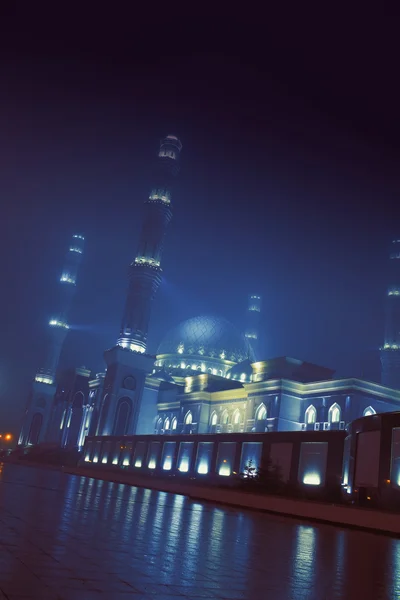 Night view of the mosque — Stock Photo, Image