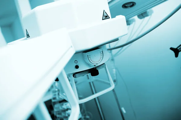 病院内の移動式X線装置 — ストック写真
