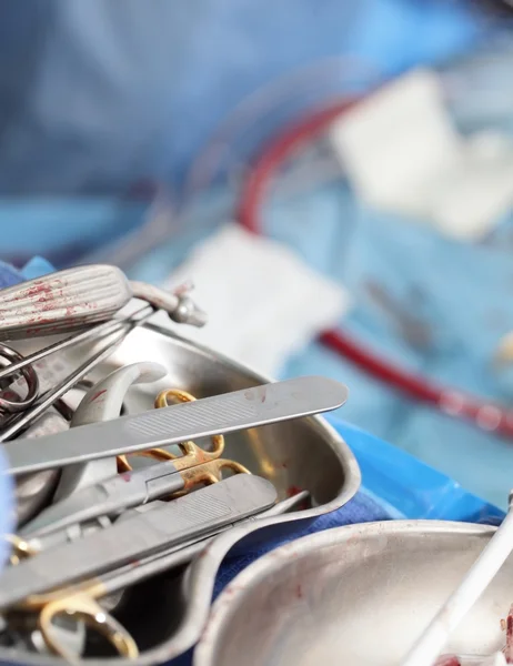Surgery. Symbol in the form of bloody tools — Stock Photo, Image