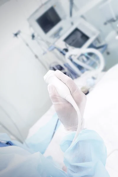 Doctor conducts scientific research — Stock Photo, Image