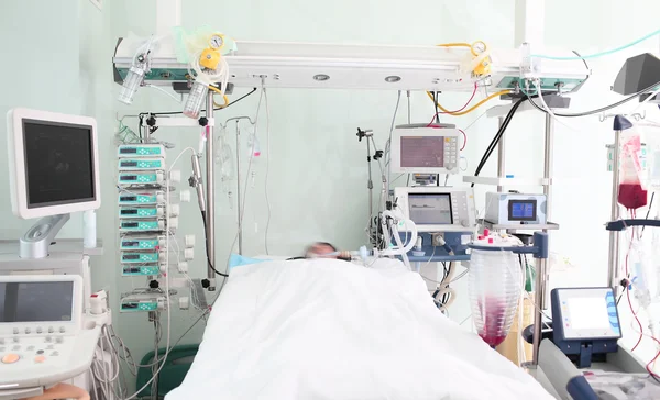 Patient ward of intensive care unit — Stock Photo, Image