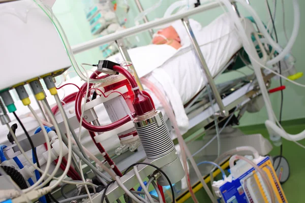 Equipamiento moderno en la habitación del hospital — Foto de Stock