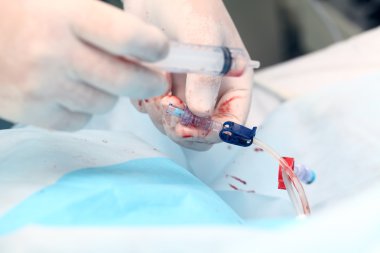 Doktorlar her gün yoğun bakım ünitesinde çalışmak