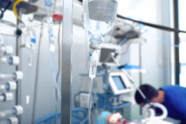 Care for a patient in the ICU — Stock Photo, Image