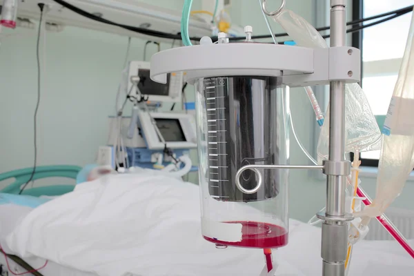 Ausrüstung am Krankenbett im Krankenhaus — Stockfoto