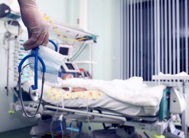 Hastalar tedavi hatasından sonra doktor vazgeçmez