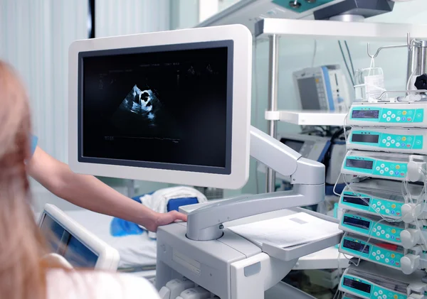 Medical specialists  in the hospital ward — Stock Photo, Image