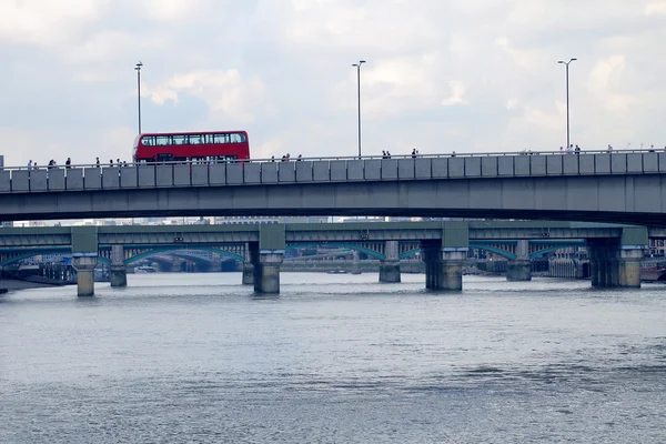 Londons Brücken über die Themse — Stockfoto