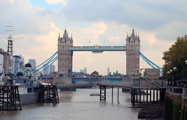 Eski Londra asma köprü — Stok fotoğraf
