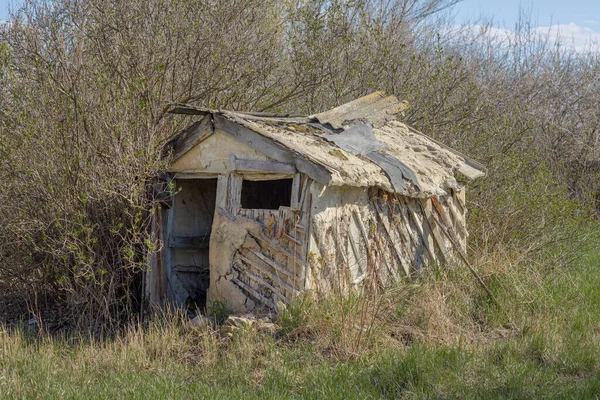 Stary Opuszczony Mały Dom Wsi Drewniana Stodoła Chata Bez Okien — Zdjęcie stockowe