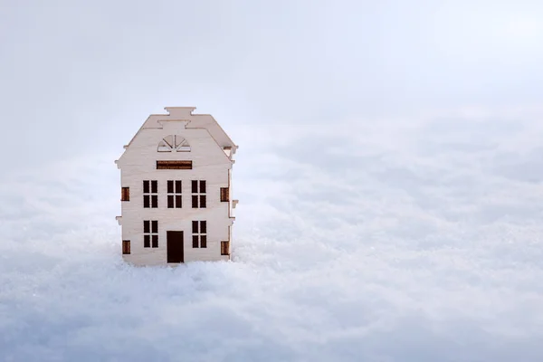 Ein Holzhaus Steht Winter Schnee Gemütlich Warmes Zuhause Für Eine — Stockfoto