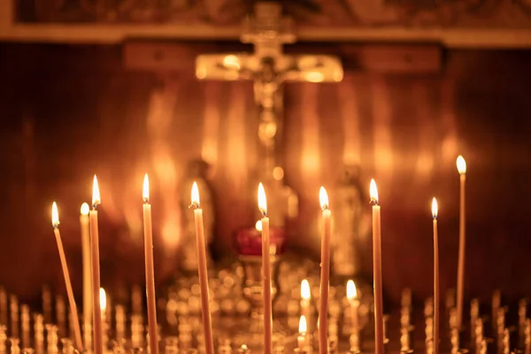 Christelijke Kerk Kaarsen Branden Voor Kruisiging Van Jezus Christus Geloof — Stockfoto