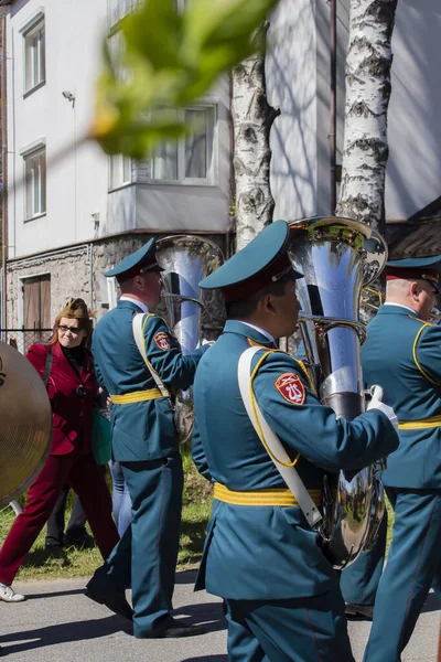 Saint Petesbur Rusia Mayo 2020 Desfile Soldados Con Bandera Rusa — Foto de Stock