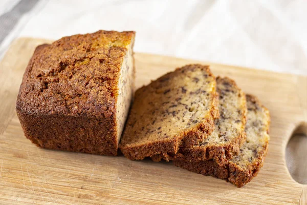 Scheiben Von Bananenbrot Cupcake Mit Mohn lizenzfreie Stockbilder