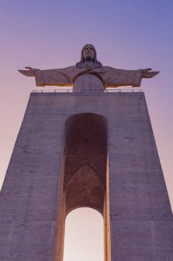 Heykel Katolik Anıtı Tapınağı Kral Santuario de Cristo Rei, Lizbon, Portekiz. İsa 'nın Kutsal Kalbi 
