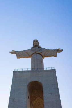 Heykel Katolik Anıtı Tapınağı Kral Santuario de Cristo Rei, Lizbon, Portekiz. İsa 'nın Kutsal Kalbi 
